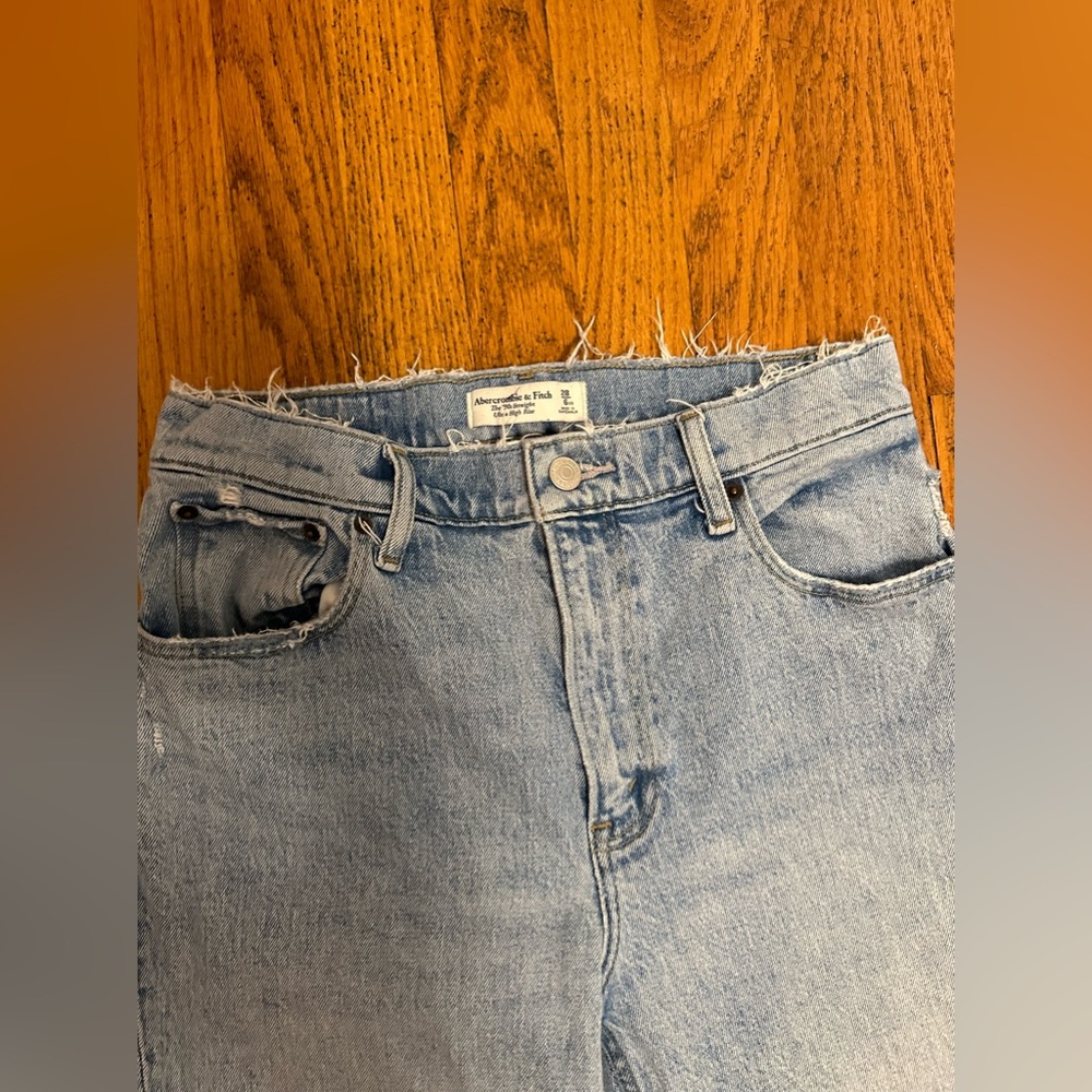Abercrombie and Fitch, the 90’s straight ultra high rise, size 6 xtra short